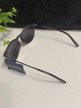 Universal Thread Matte Gray Round Sunglasses
